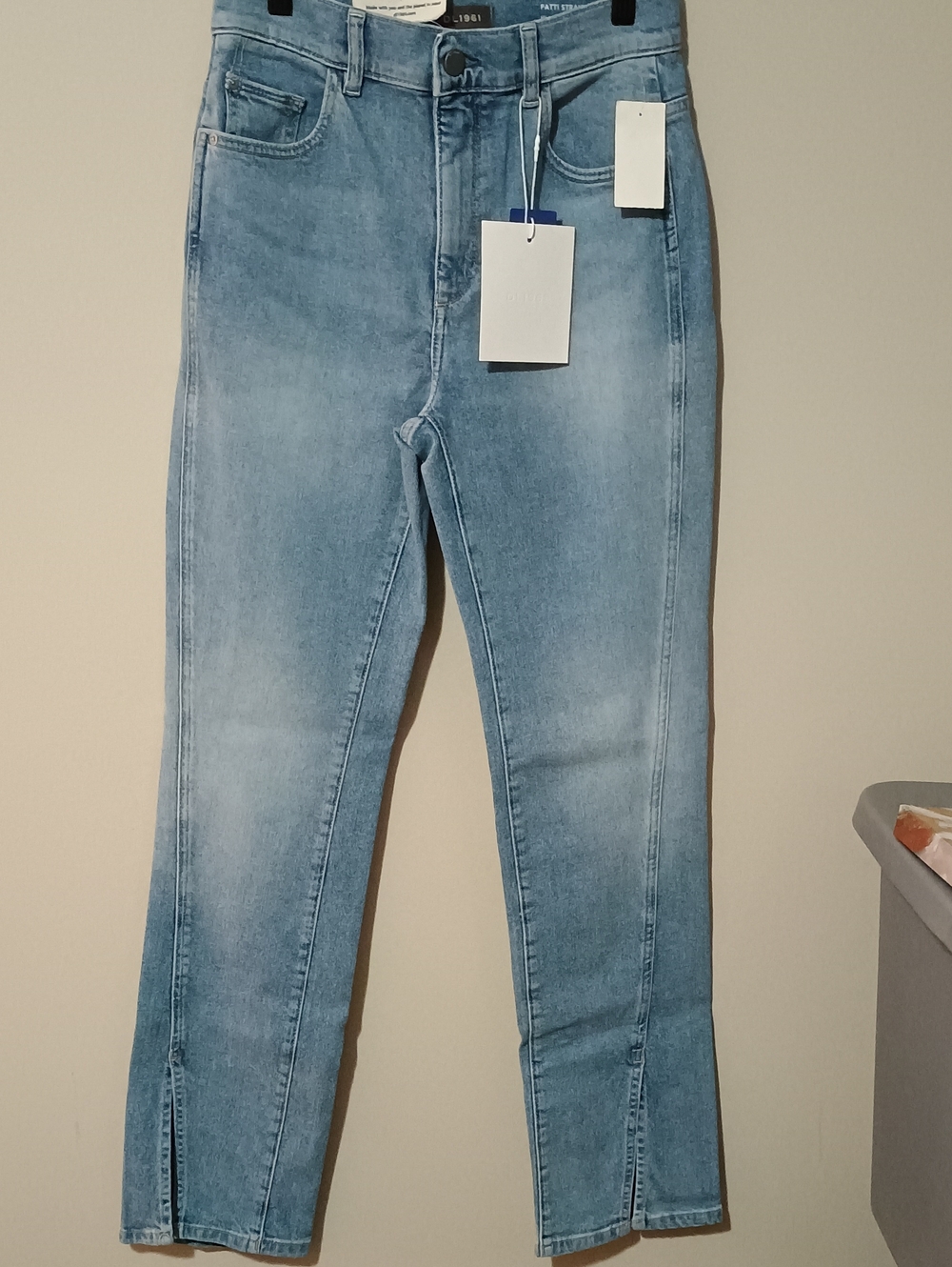 DL1961 Patti Straight High Rise Vintage Jeans Size 25 NWTS